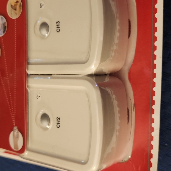 BNIP Holiday Time 3pk indoor wireless outlets with remote control - Picture 3 of 4